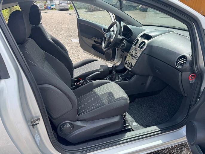 Opel Corsa 1.2 3 porte Easytronic Enjoy