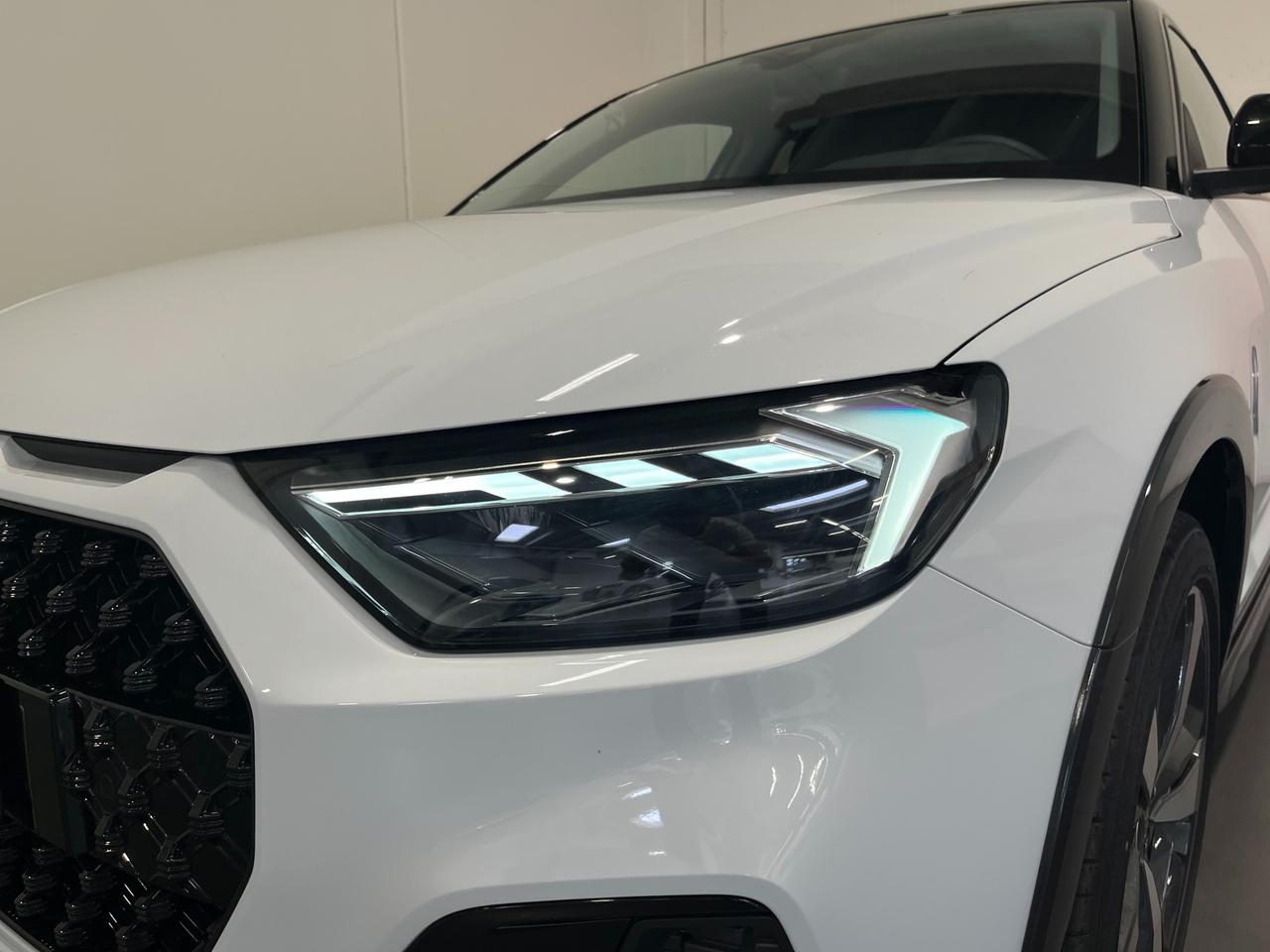 AUDI A1 ALLSTREET 30 TFSI S-TRONIC IDENTITY CONTRAST