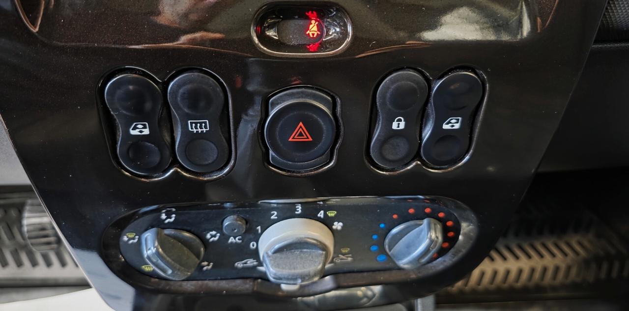 Dacia Duster 1.5 dCI 110CV 4WD + GANGIO TRAINO e BLOCCO DIFFERENZIALE