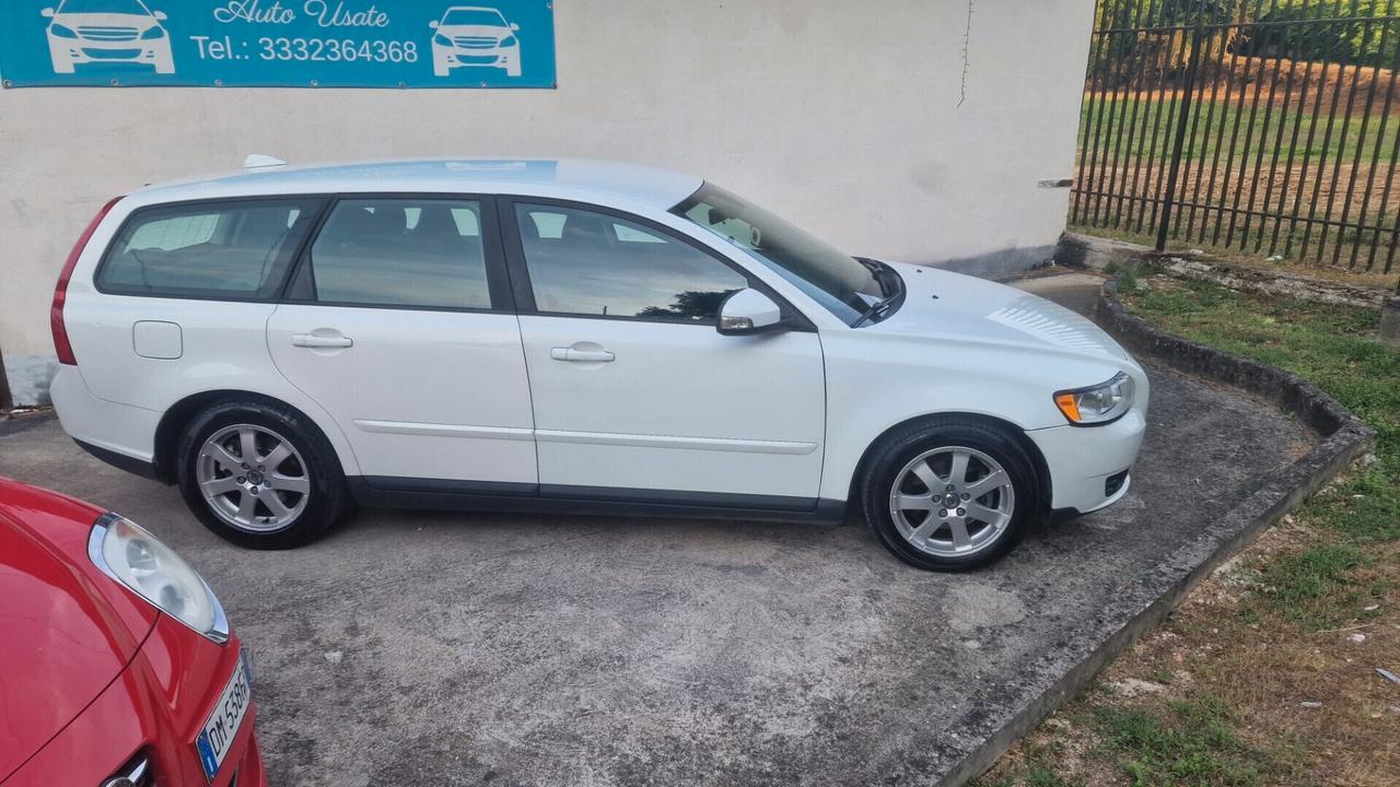 Volvo V50 1.6 D DRIVE cat R-Design "130.000 Km"