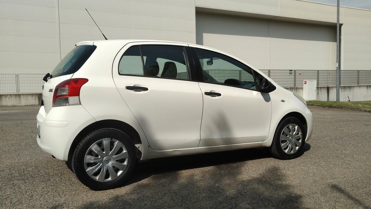 Toyota Yaris 1.0 5 porte BENZINA