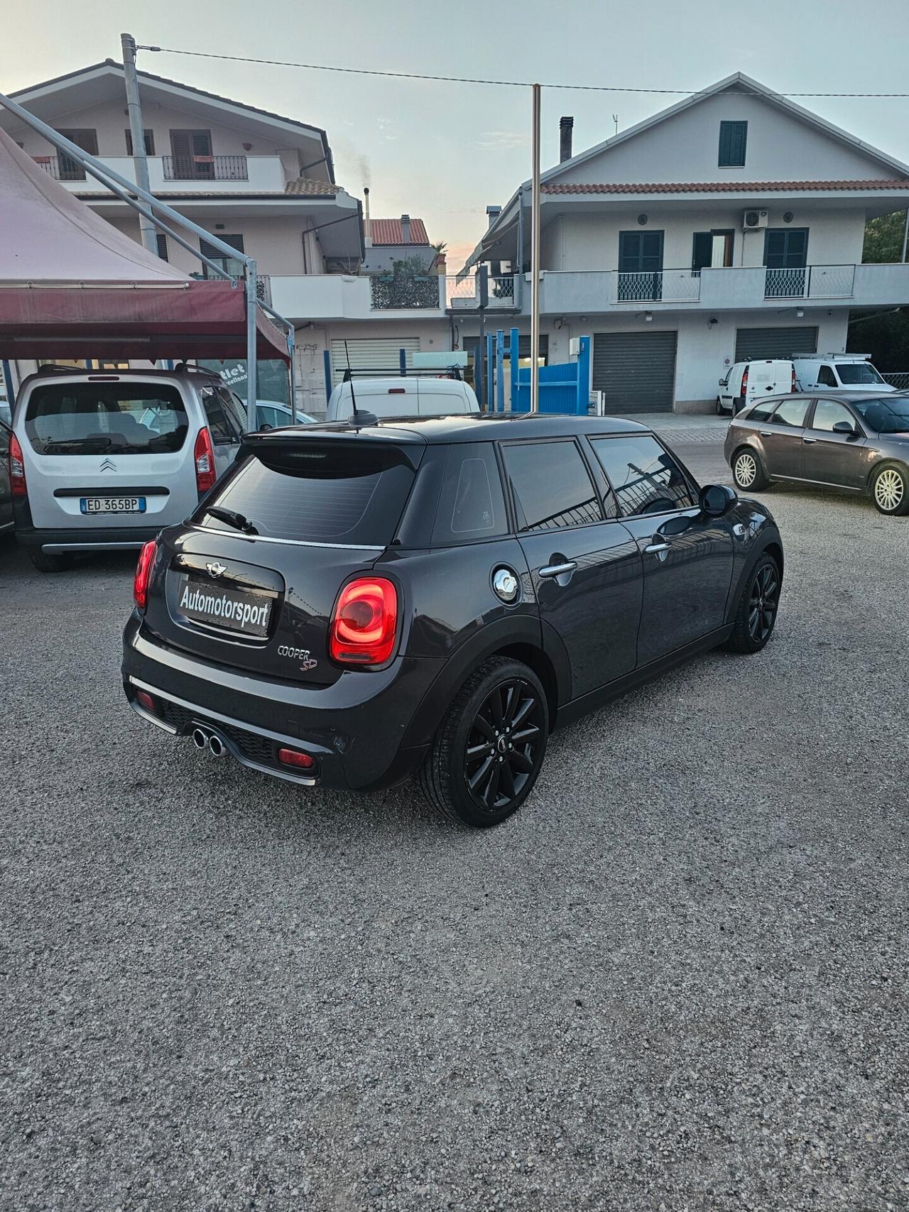 Mini Mini 2.0 Cooper SD Business XL