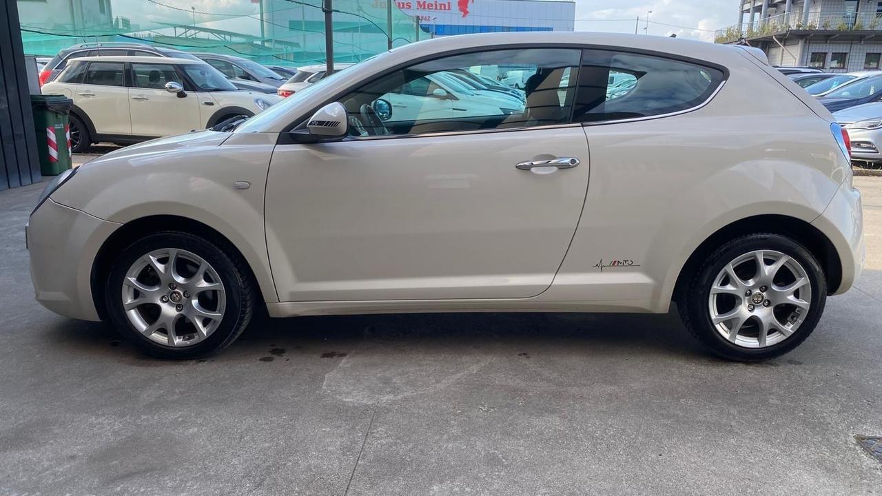 Alfa Romeo MiTo 1.6 JTDm-2 S&S Distinctive Sport Pack