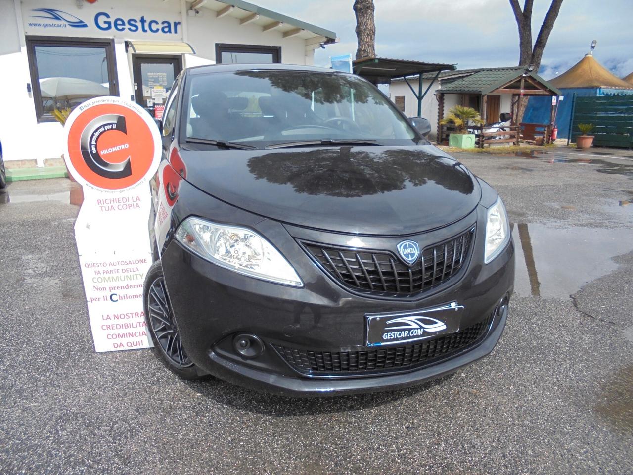 Lancia Ypsilon 1.0 FireFly 5 porte S&S Hybrid Silver