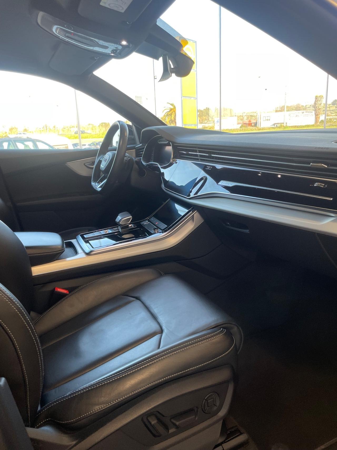Audi Q8 55 TFSI quattro tiptronic Sport