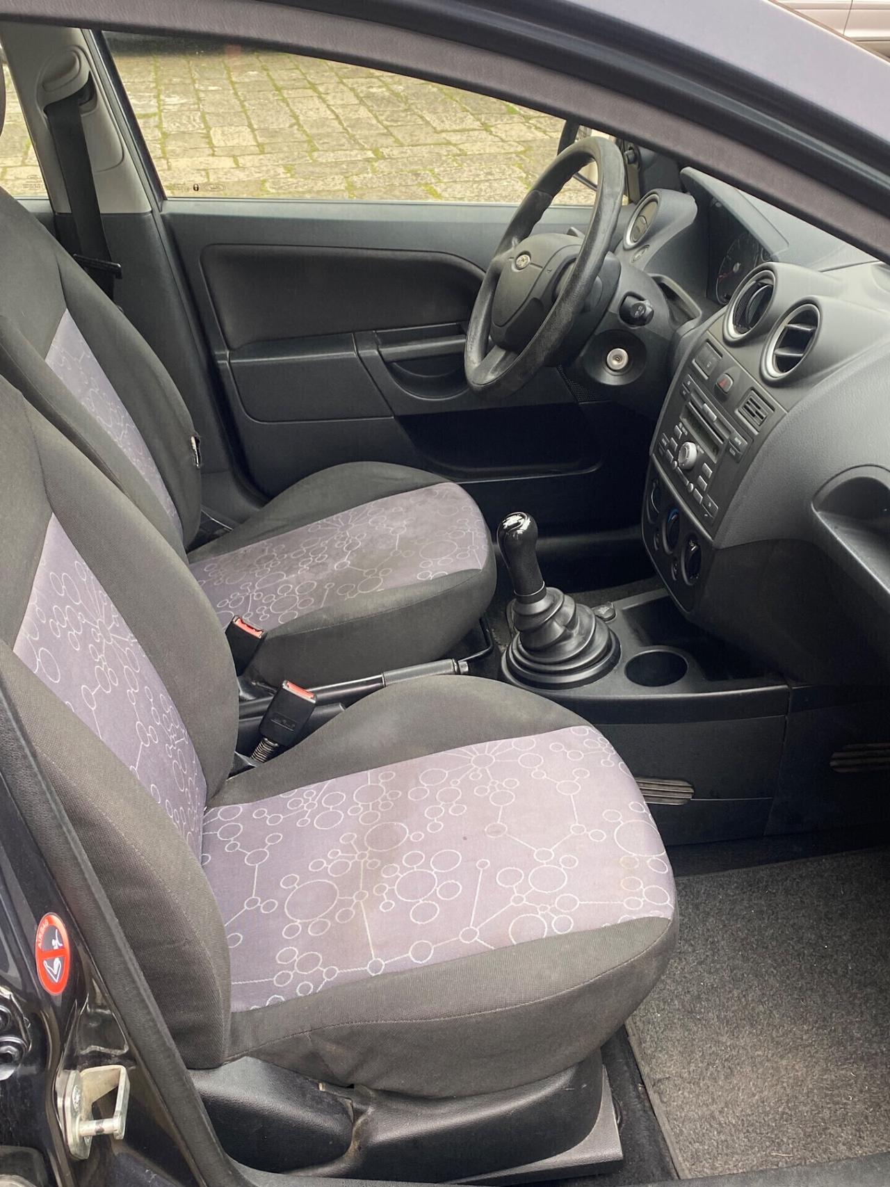 Ford Fiesta 1.2 16V 5p. Neopatentati
