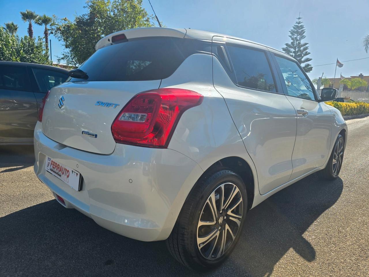 SUZUKI SWIFT 1.2 HYBRID 83CV TOP EDITION FULL PERLATO
