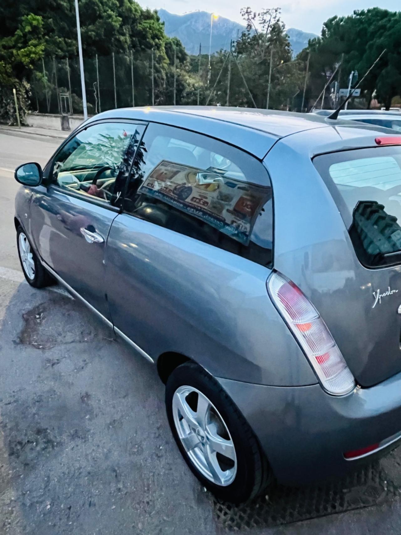 Lancia Ypsilon 1.3 m.jet 75cv