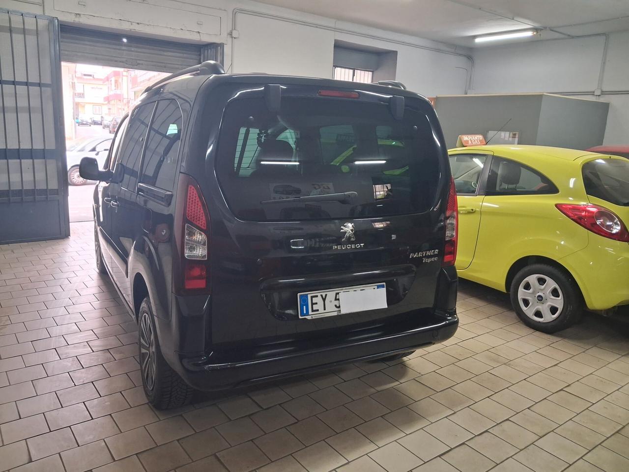 Peugeot Partner 5 posti 1.6 HDi Autocarro 2015