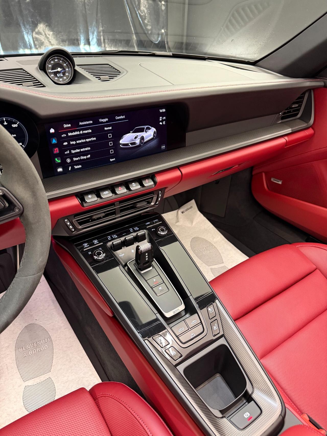 Porsche 911 Carrera 4 GTS Cabriolet