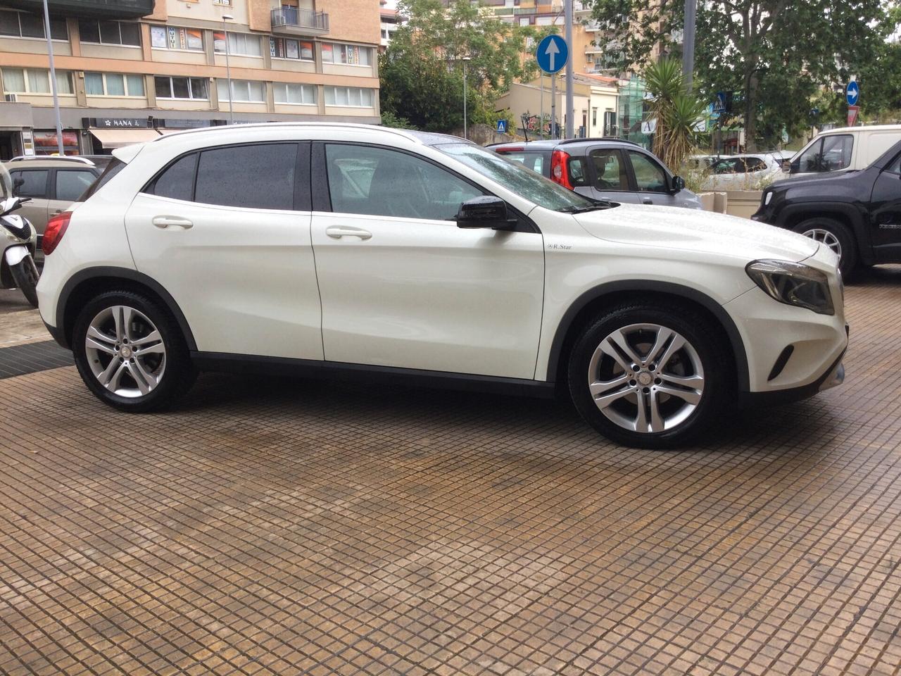 Mercedes-benz GLA 180 d Automatic Premium