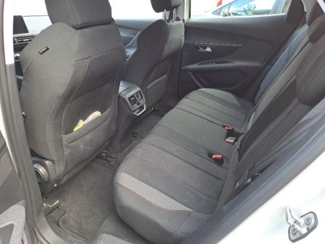 PEUGEOT 3008 BlueHDi 130 S&S EAT8 Business