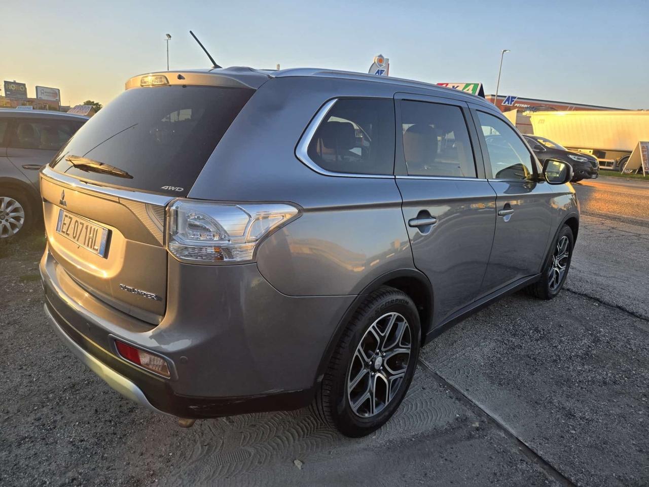 Mitsubishi Outlander 2.2 DI-D 4WD Instyle 7p.