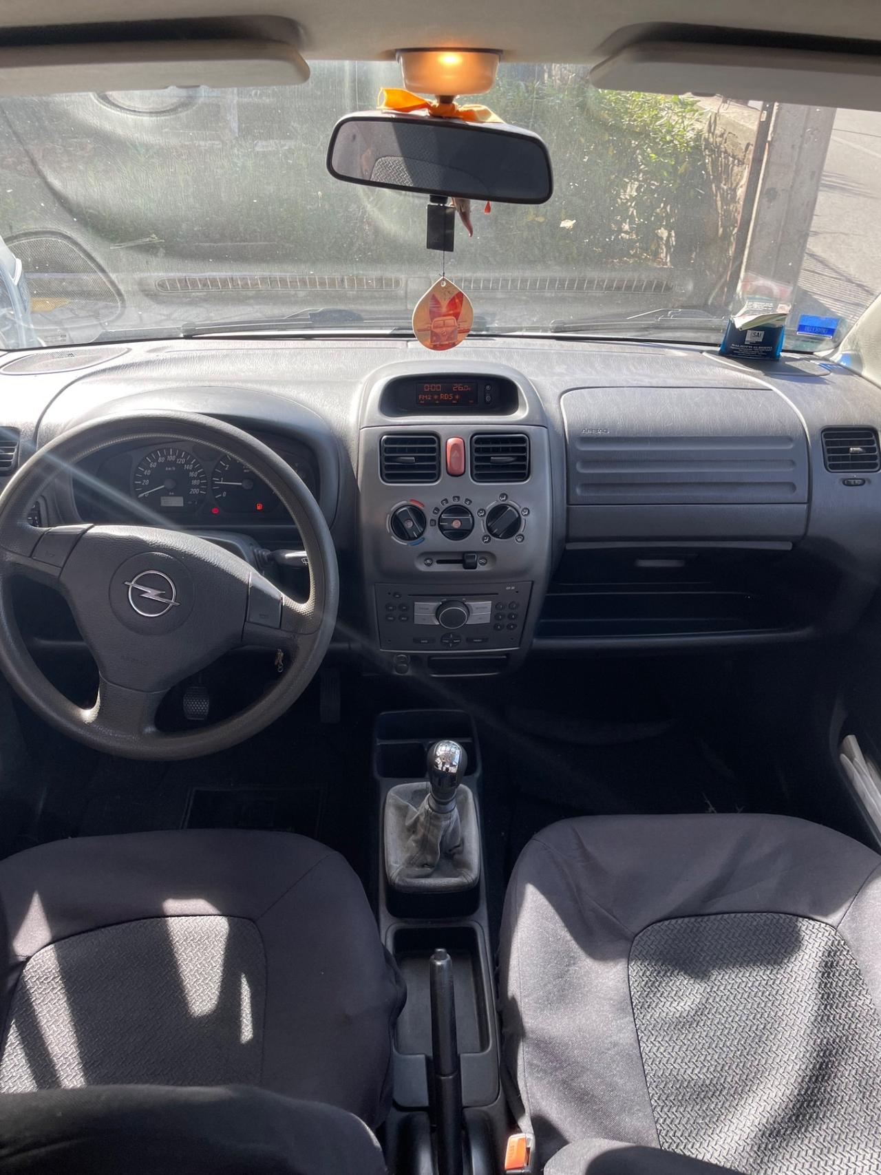 Opel Agila 1.2 16V Club Unipro