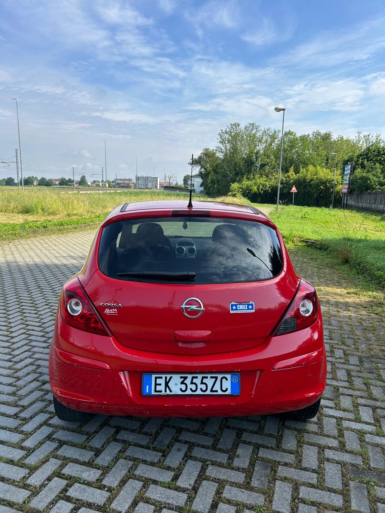 Opel Corsa 1.2 3 porte b-color