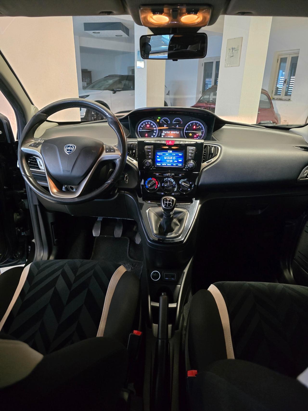 Lancia Ypsilon 0.9 TwinAir 85 CV 5 porte Metano Ecochic Gold