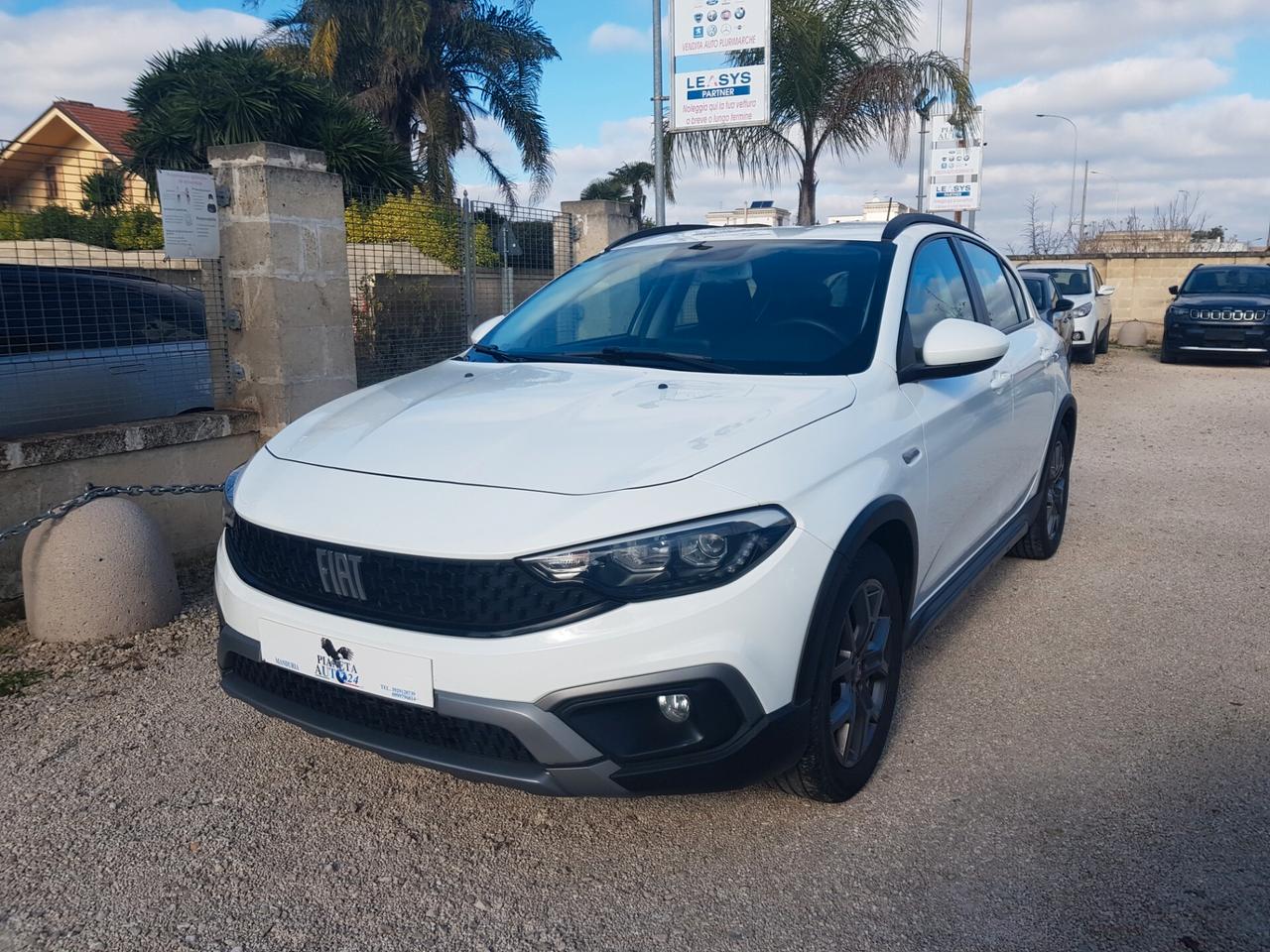 Fiat Tipo Cross 1.6 Mjt 130cv Navy Led Cruise Sensori