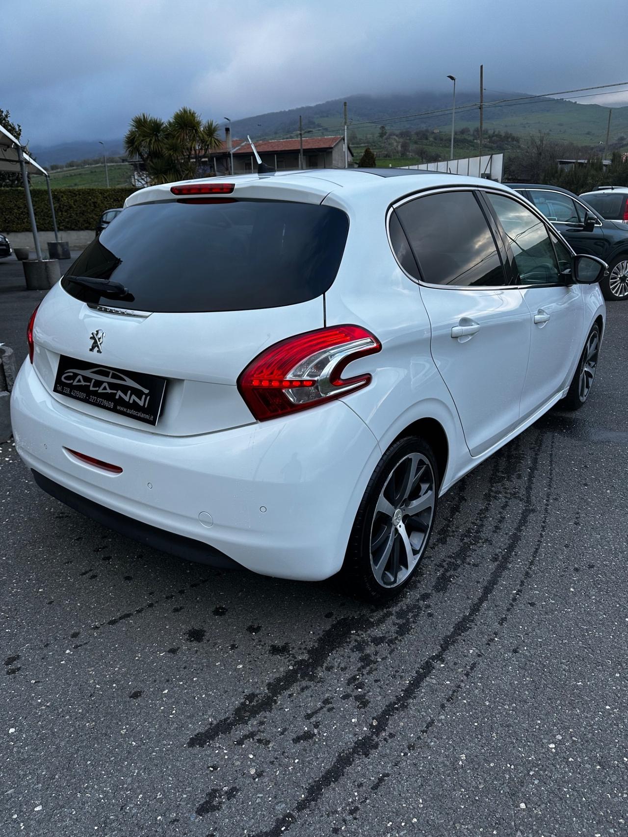 Peugeot 208 1.6 e-HDi 115 CV Stop&Start 5 porte Allure