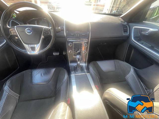 VOLVO XC60 D4 AWD doppio treno di gomme