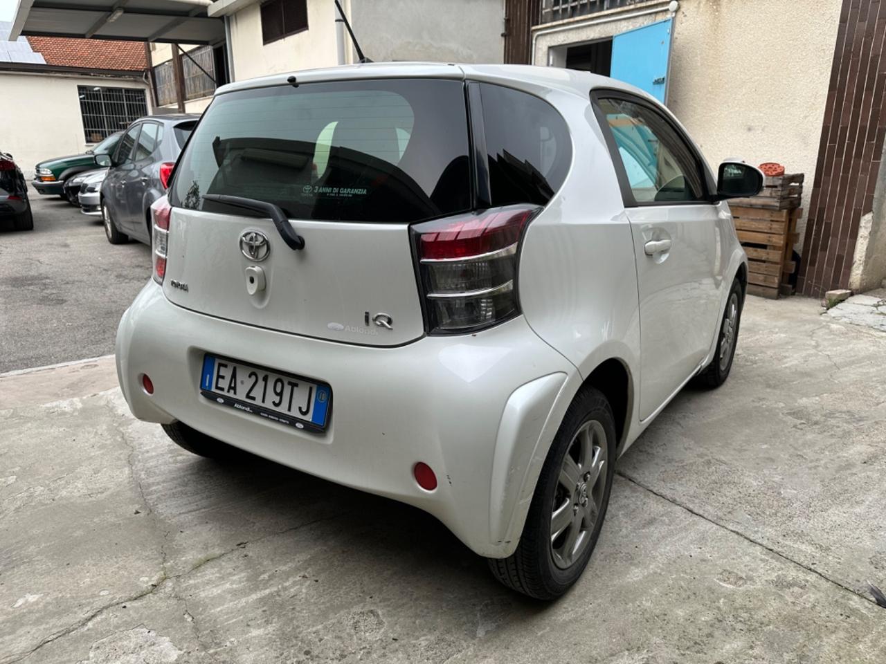 Toyota iQ 1.0 Sol - Autonavigli