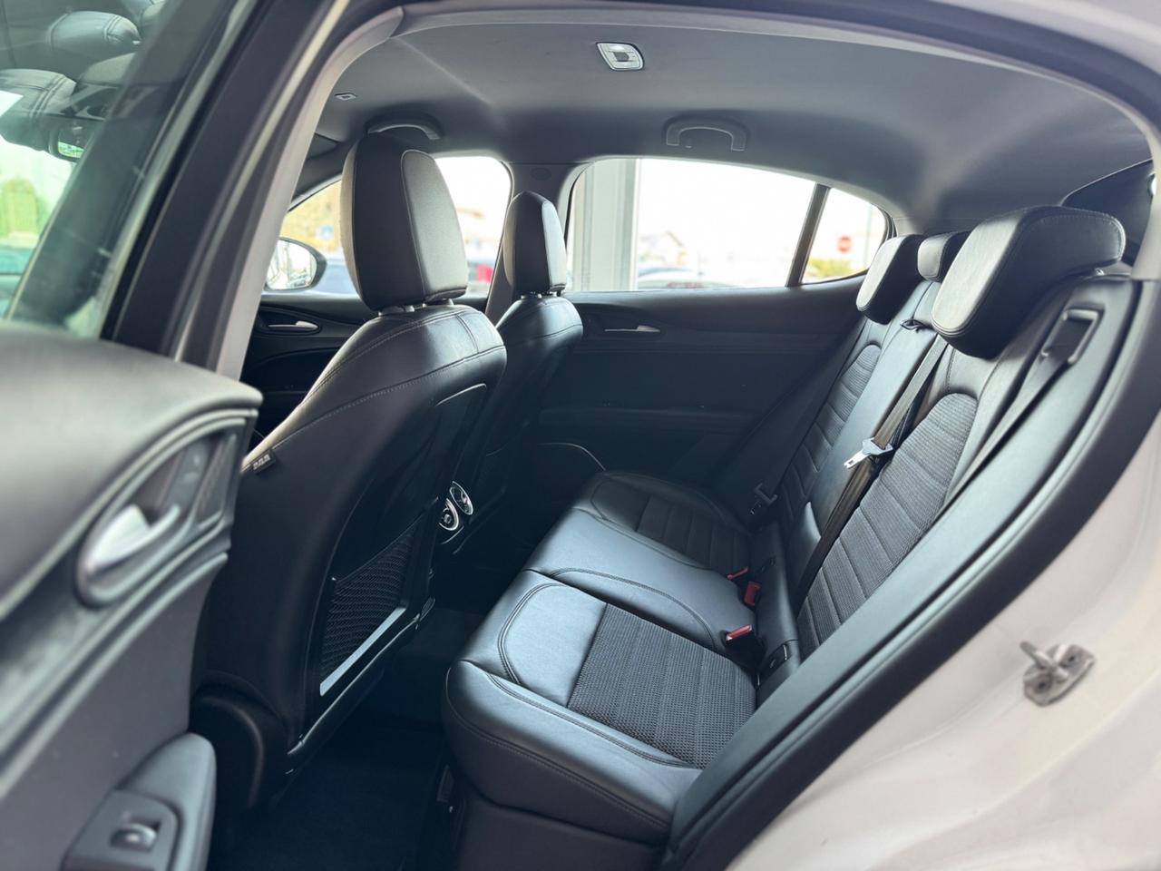 Alfa Romeo Stelvio 2.2 Turbodiesel 180 CV AT8 RWD Executive