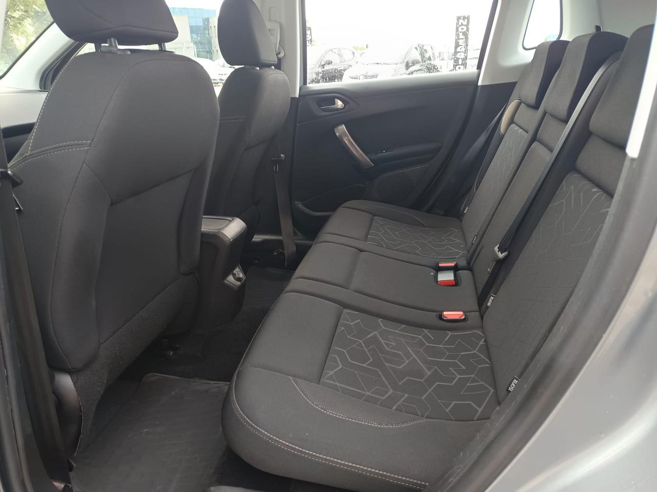 Peugeot 2008 PureTech 82 Allure Tua a 129€/mese