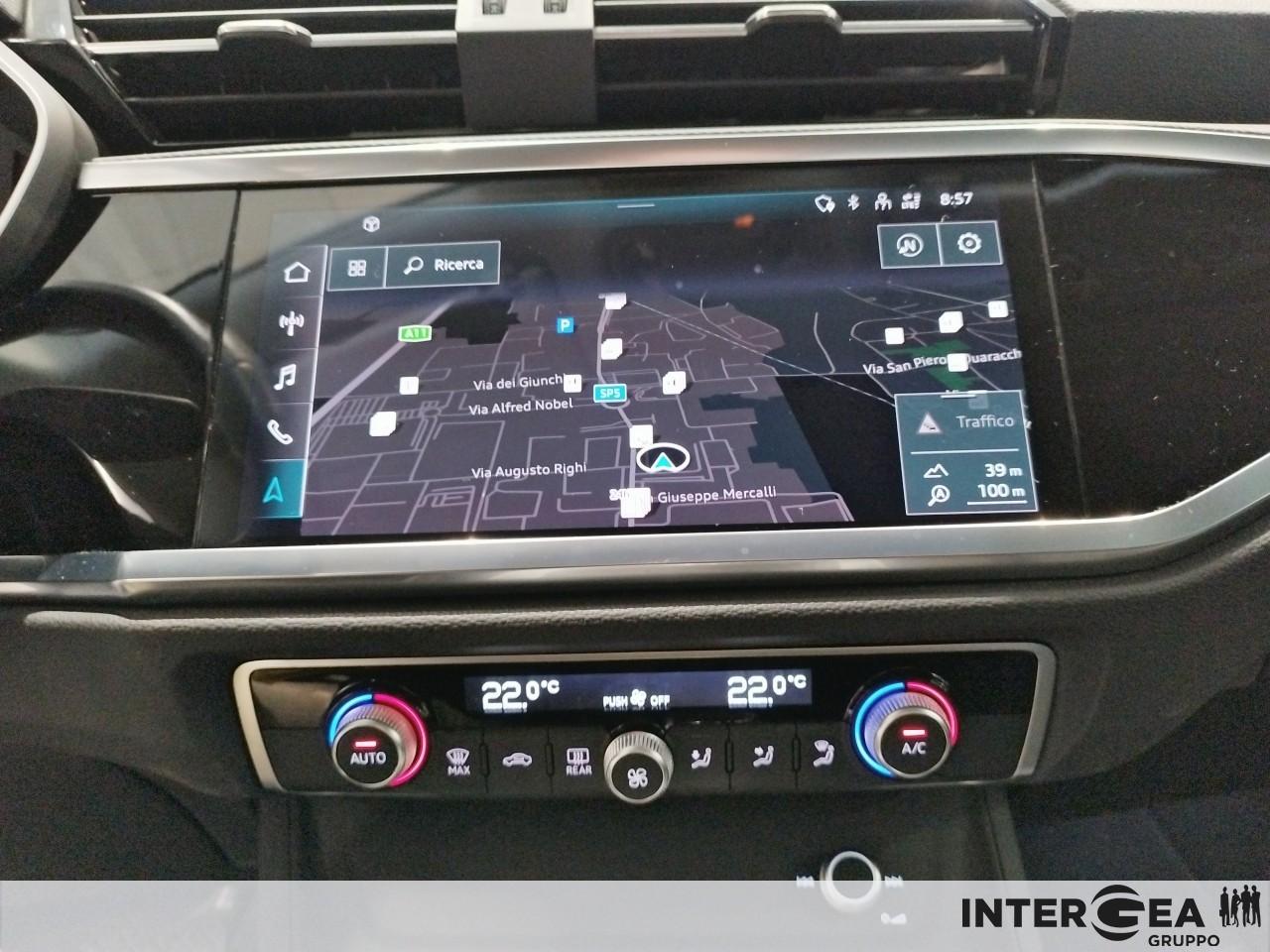AUDI Q3 35 2.0 tdi Business s-tronic