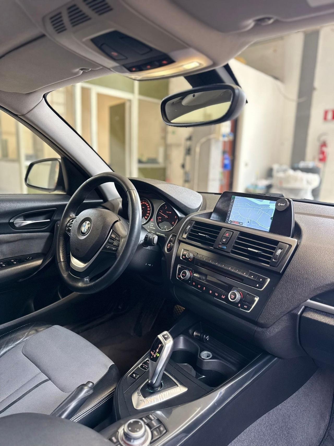 Bmw 118 116d 5p. Urban