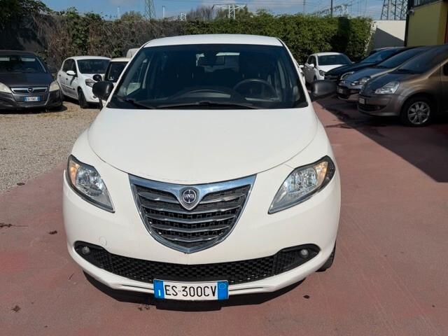 Lancia Ypsilon 0.9 TwinAir 85 CV 5 porte Metano Ecochic