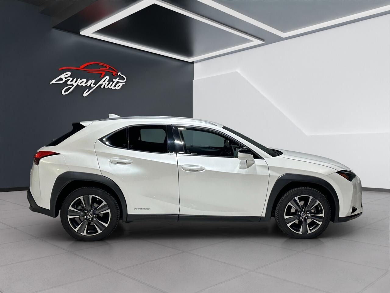 Lexus UX 250h 2.0 Luxury 2wd cvt
