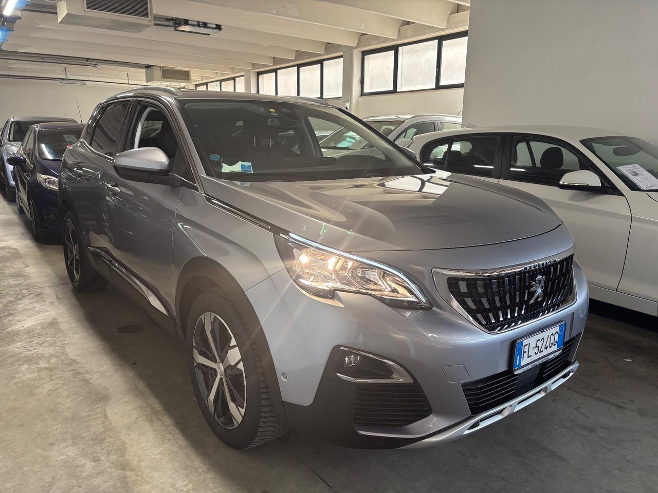Peugeot 3008 1.2 BENZINA S&S Allure