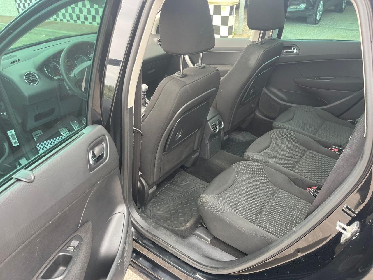 Peugeot 308 1.6 HDi SW Ciel Féline - 2011