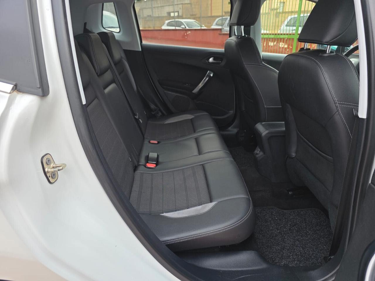 Peugeot 2008 1.6 e-HDi 115 CV Stop&Start Féline