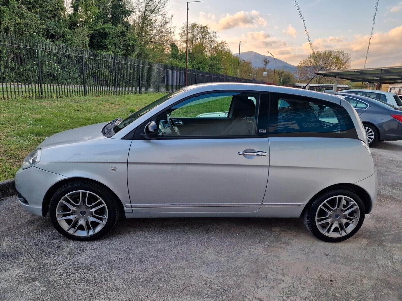LANCIA YPSILON 1.4 Unyca Ecochic GPL