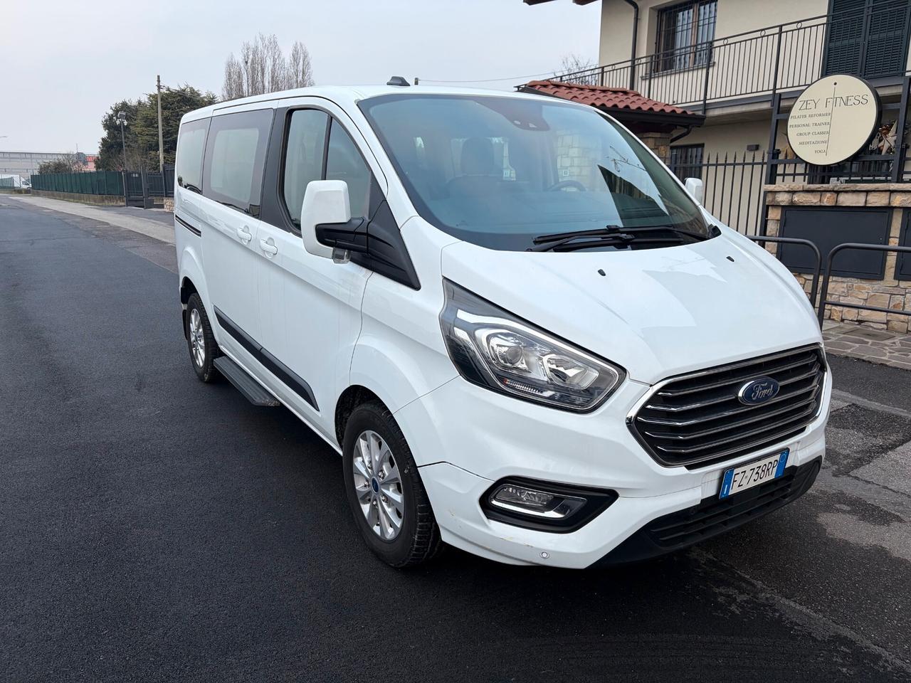 Ford Tourneo Custom 320 2.0 TDCi 130CV Trend 9 posti