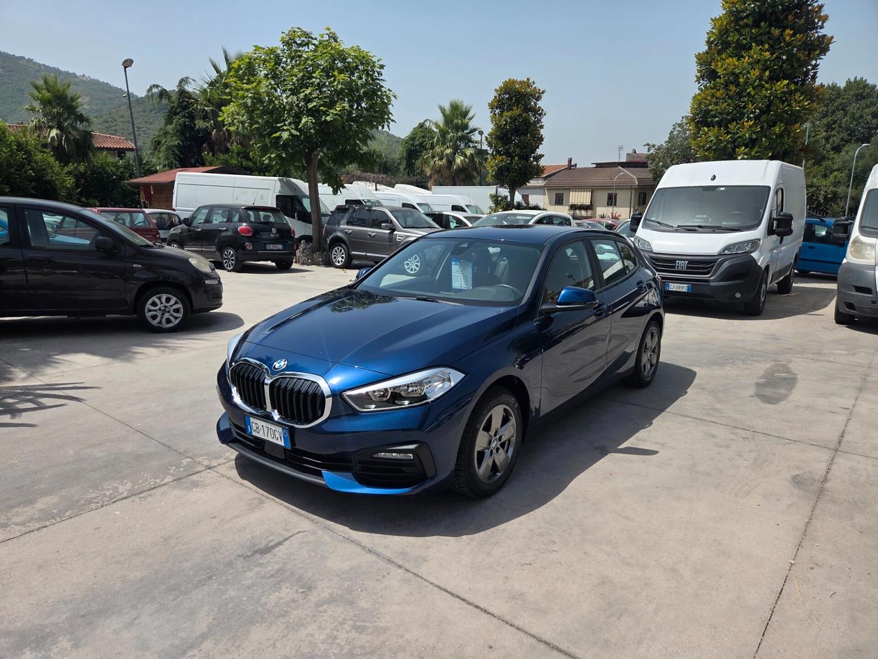 Bmw 1 F40 116d 5p. Business Advantage - 2020 DA VETRINA