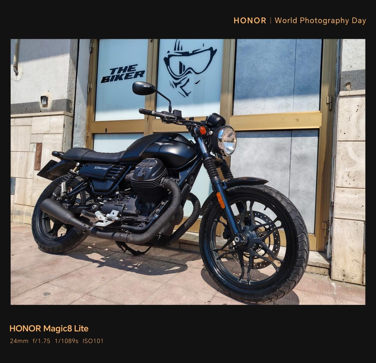 Moto Guzzi V7 III dark