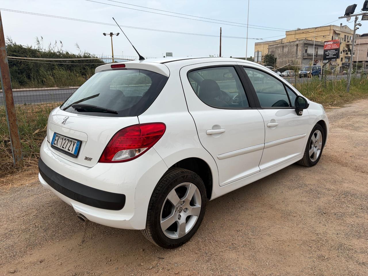 PEUGEOT 207 1.6 HDI 92CV ANNO 2012 UNICOPROPRIETARIO