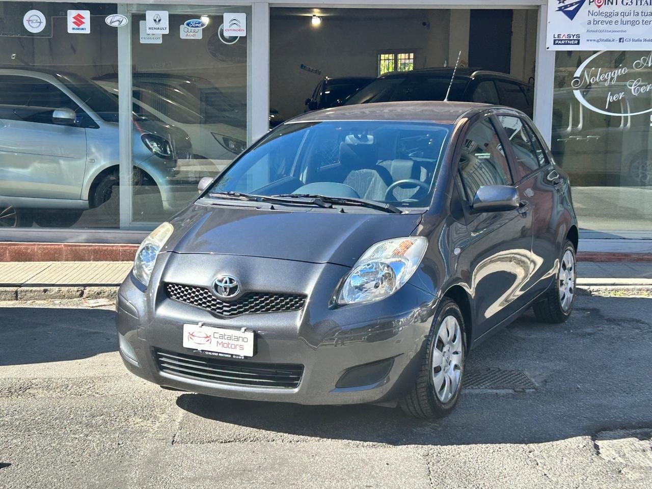 Toyota Yaris 1.0 3 porte Luxury pack