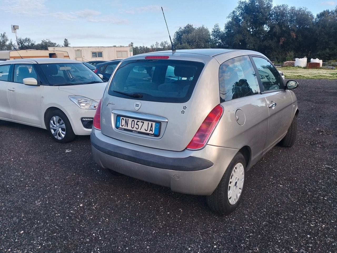Lancia Ypsilon 1.2 Argento