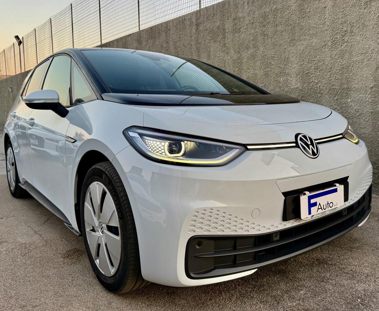 Volkswagen ID.3 Family,Tetto Panoramico,Fari IQ.LIGHT,FULL OPTIONAL