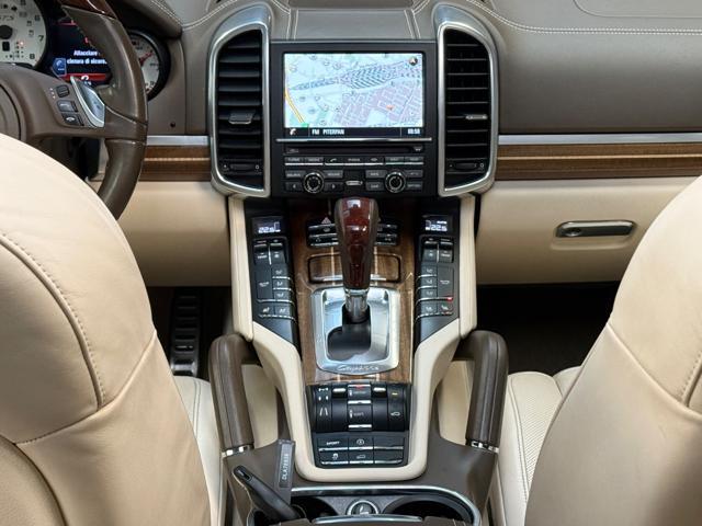 PORSCHE Cayenne 4.8 GTS