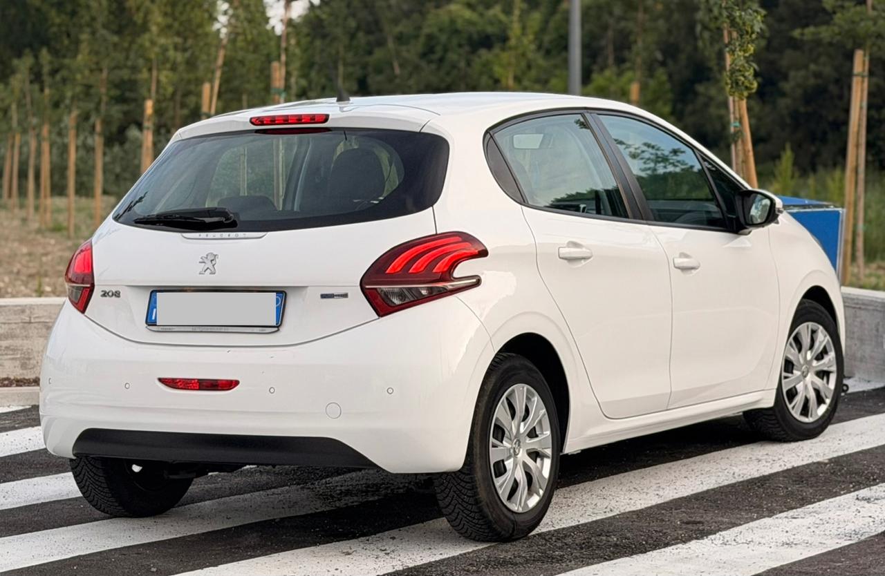 Peugeot 208 PureTech 82 5p. GPL Allure