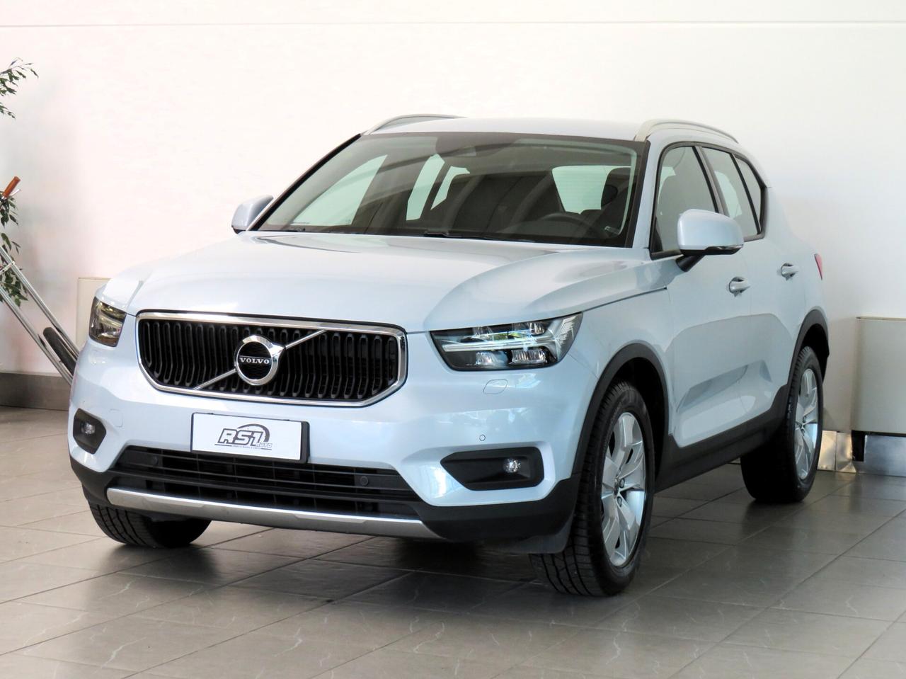 Volvo XC40 B4 AWD Geartronic Momentum