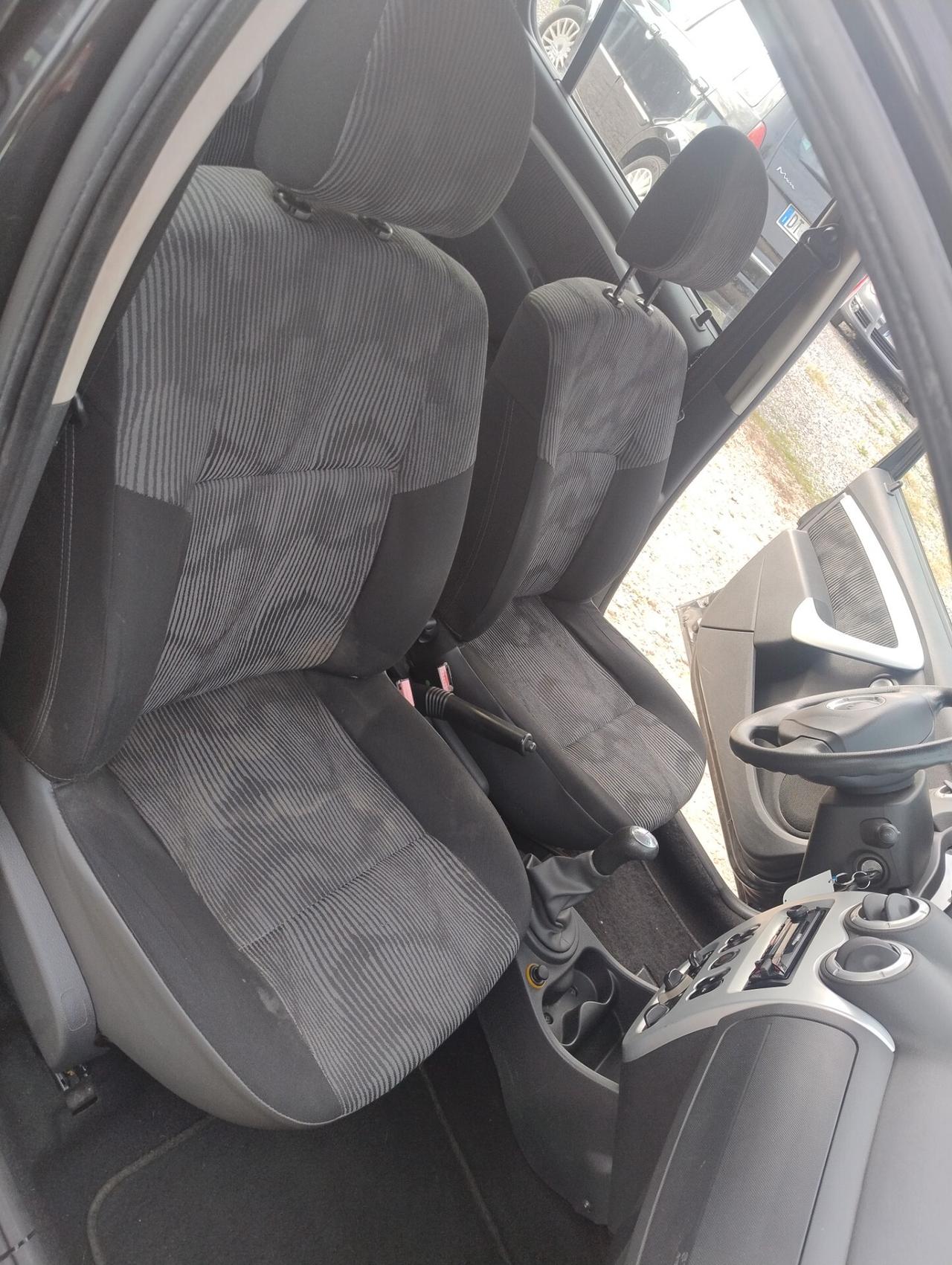 Dacia Sandero 1.2 16V Lauréate