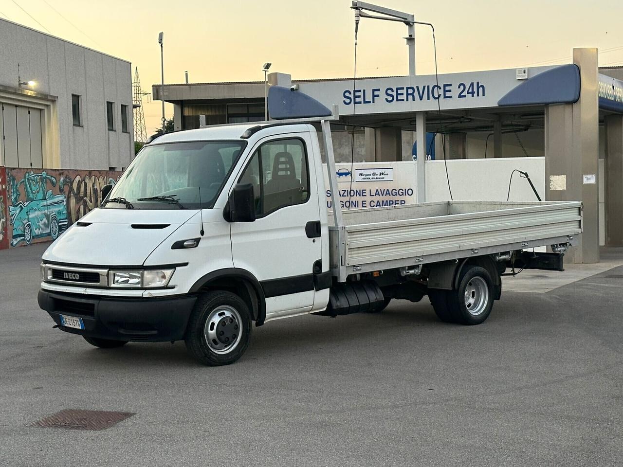 Iveco Daily modello 35c17 con cassone