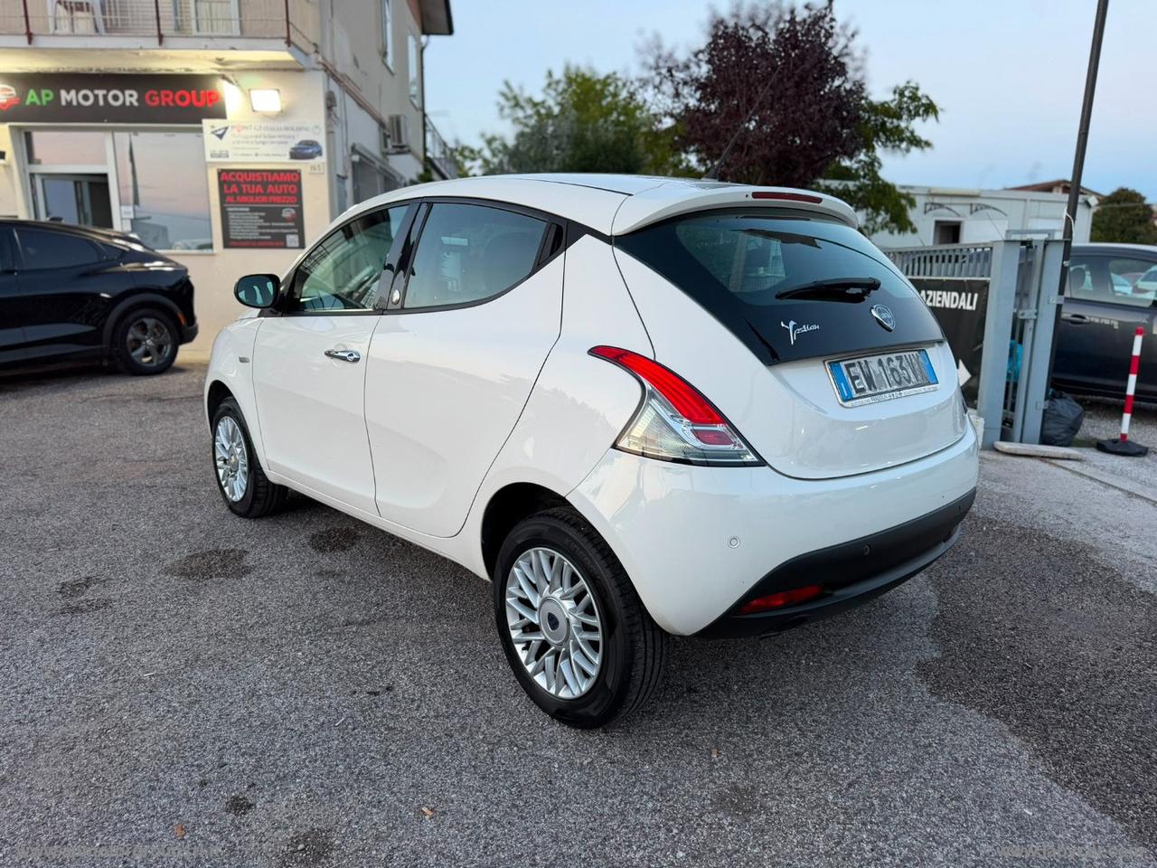 LANCIA Ypsilon 0.9 T.Air 85CV 5p. Met.Ec. Gold