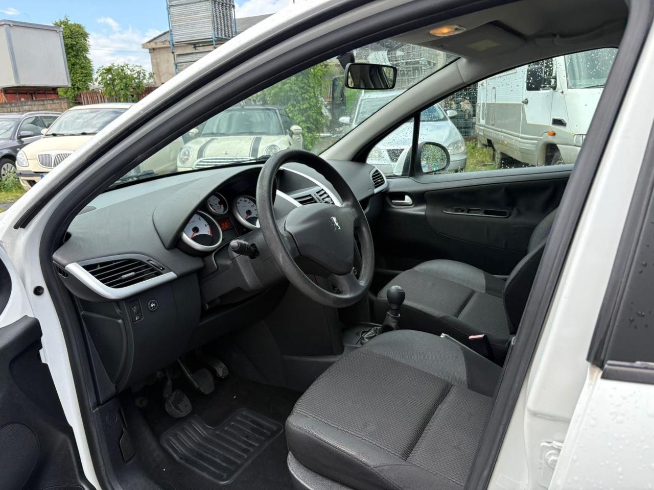 Peugeot 207 1.4 8V 75CV 5p. X Line ECO GPL