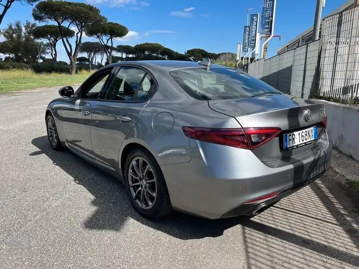 Alfa Romeo Giulia 2.0 Turbo 200 CV AT8