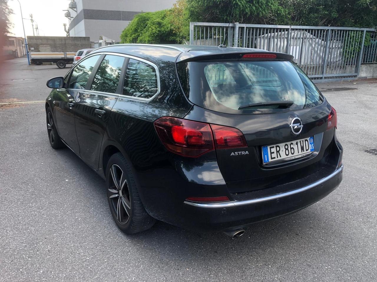 Opel Astra 1.4 Turbo 140CV Sports Tourer GPL Tech Cosmo